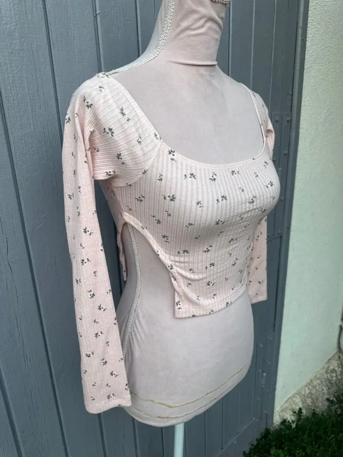 Haut crop top court manches 3/4 fleuri XS/34 - photo numéro 2