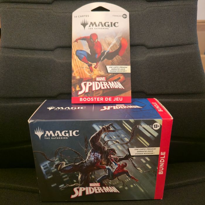 Lot d'1 Bundle (Léger Chocs) + 1 Booster de Jeu sous Blister Spider-Man Magic the Gathering Français