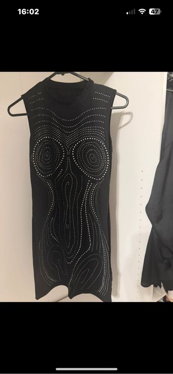 Robe noire moulante