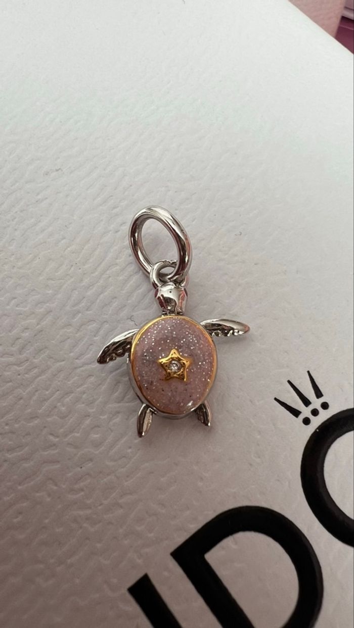 Tortue de mer rose et argenté - photo numéro 4