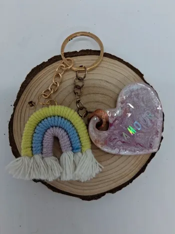 Porte clé coeur amour et arc en ciel