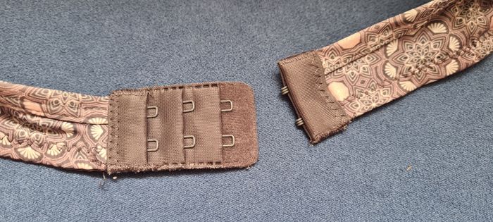 Soutien gorge coque taupe à motifs rose 95C - photo numéro 3