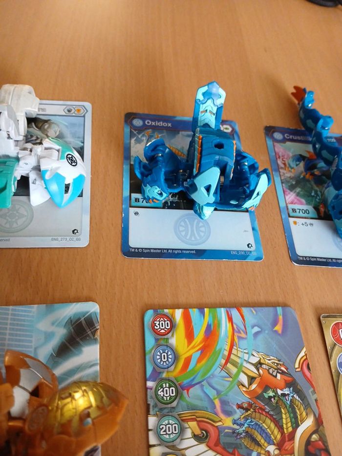 Lot de 15 bakugan + cartes magnetiques + cartes collection - photo numéro 11