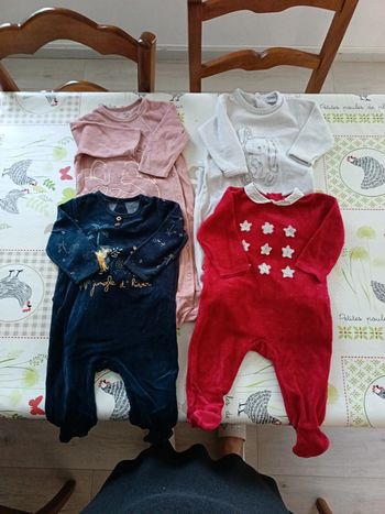 Lot de 4 pyjamas hiver 9 mois