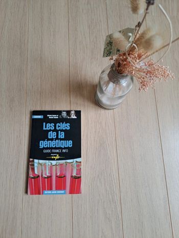 Livre "les clés de la génétique" de Michel Cymés et Rosine Depoix