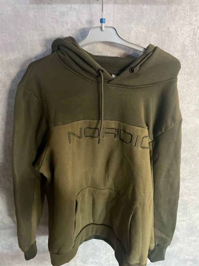 Pull à capuche