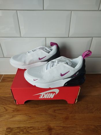 Baskets Nike air max 270 T 32