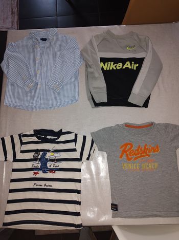 Lot de 4 vêtements – taille 4 ans

