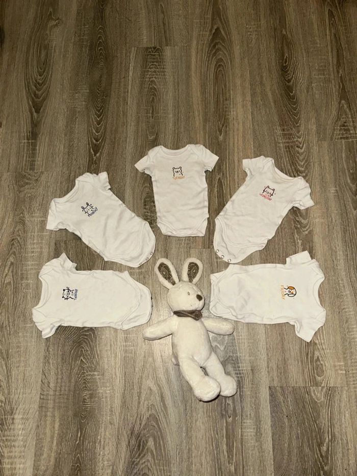 Lot body manches courtes 1 mois