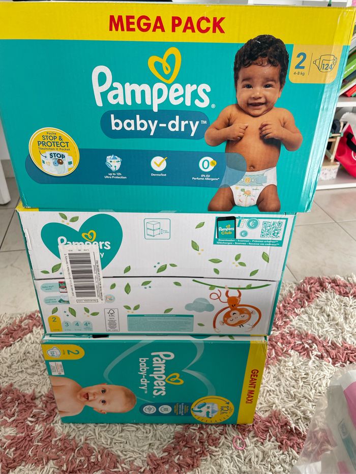 Couches Pampers taille 2