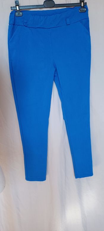 Pantalon magique femme T 4 XL mais plus taille d'un 38 jusqu'à 44 lisez bien l'annonce surtout 