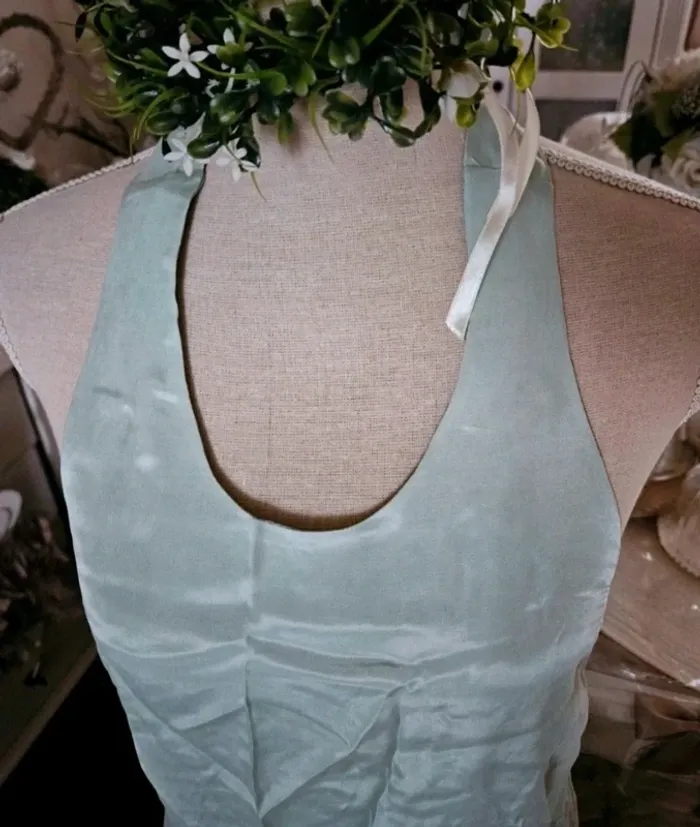 Robe longue dos nu vert amande satinée H&M Taille 40 Neuve - photo numéro 2