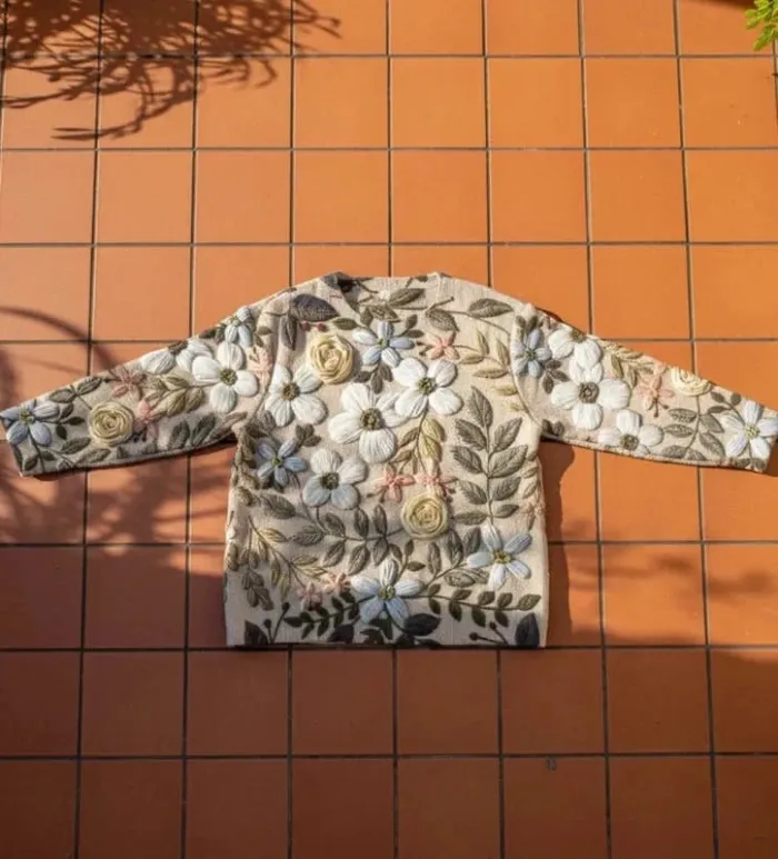 Pull tapisserie fleuri beige, Taille M - manches longues, style rétro bohème