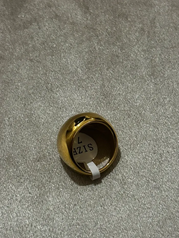 Bague dorée en acier inoxydable 14g - Neuve