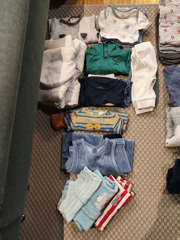 Très gros lot de vêtements 0 - 3 ans - photo numéro 3