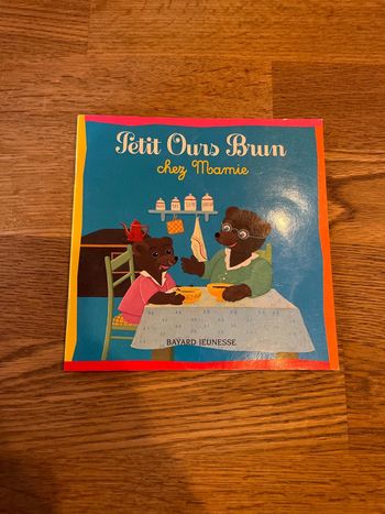 Livre Petit Ours Brun chez Mamie