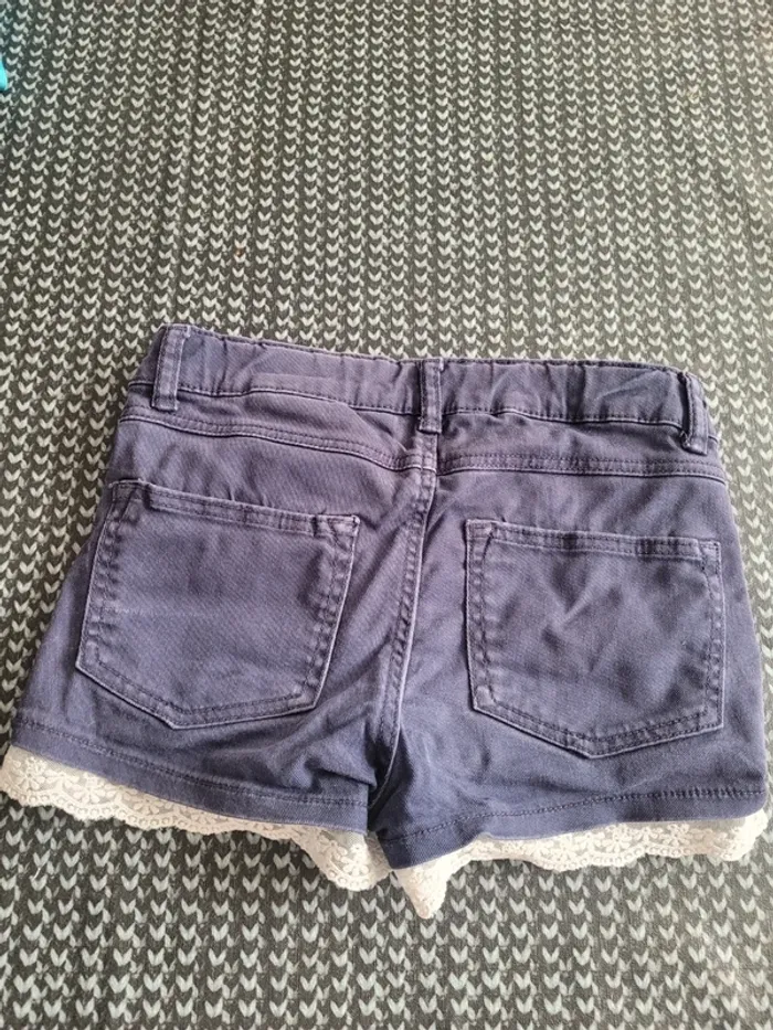 Short avec dentelle 6/7 ans - photo numéro 3