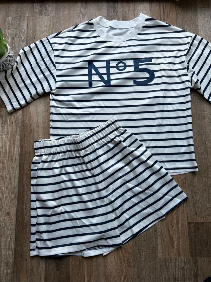 - Ensemble  - Taille S - Neuf sans étiquette