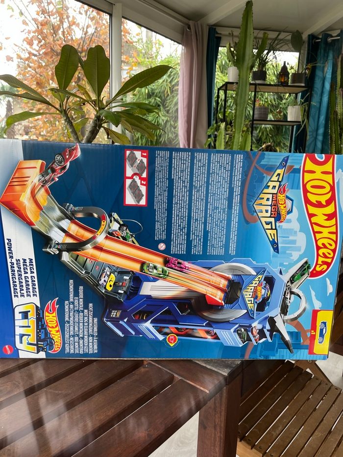 Hot wheels méga garage neuf - photo numéro 3