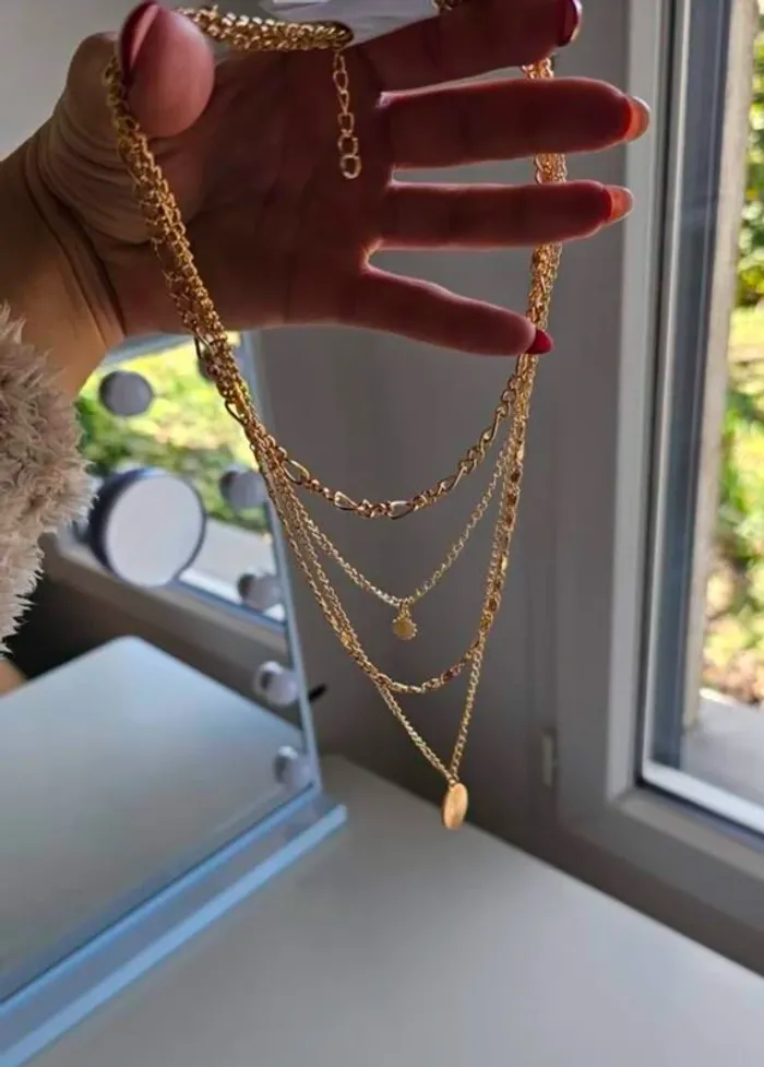 Collier doré multi-rangs médaillon Bijou layering tendance chic - photo numéro 2