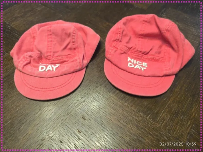 2 casquettes rose