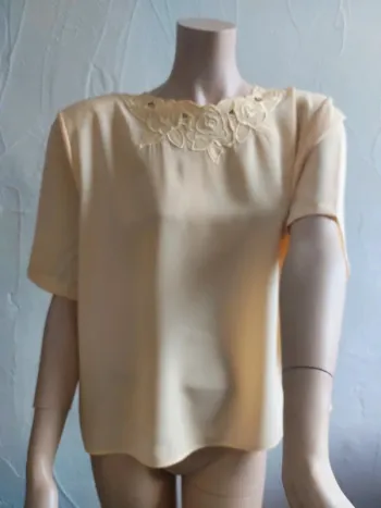 Blouse élégante jaune Taille 48
