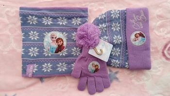 Ensemble bonnet snood gants frozen