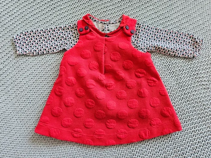 Ensemble rouge