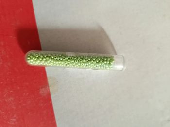 Tube de perles de rocaille