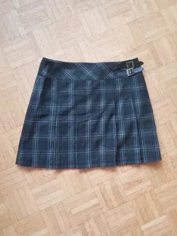 Yessica - Jupe écolière en laine et à carreaux - Neuve !