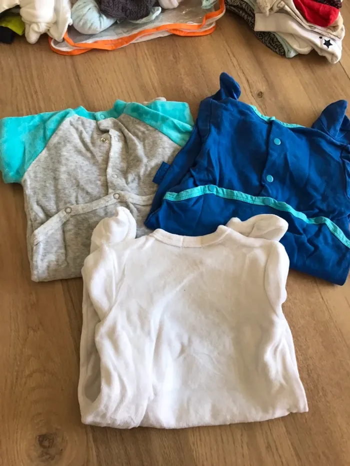 Lot de 3 pyjamas taille 3 mois - photo numéro 5