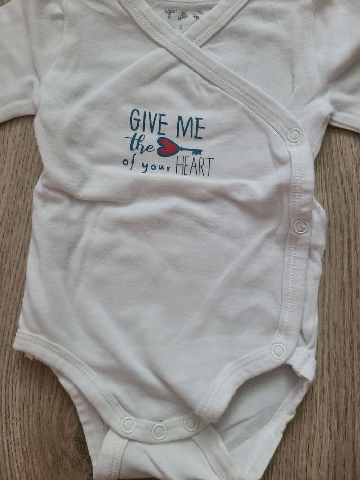 Body 1 mois - photo numéro 3