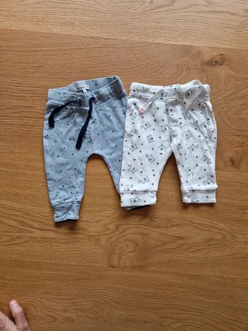 Lot pantalon mixte  56cm