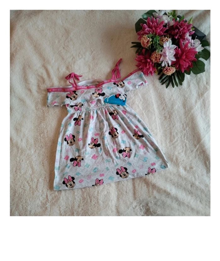 Robe Minnie taille 6 ans neuve