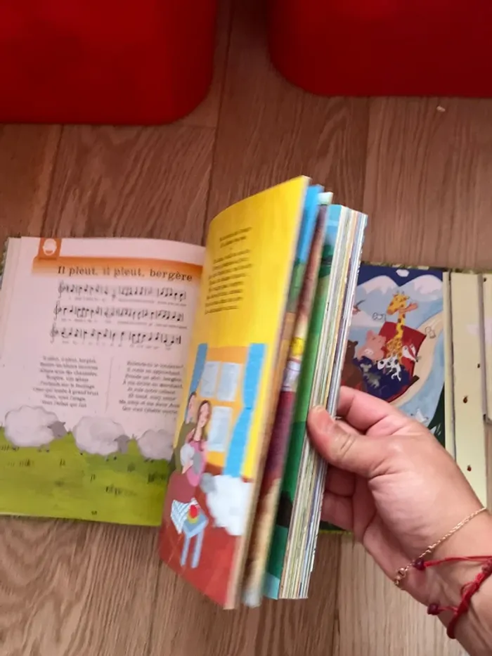 Mon premier Larousse de chansons et comptines - photo numéro 4