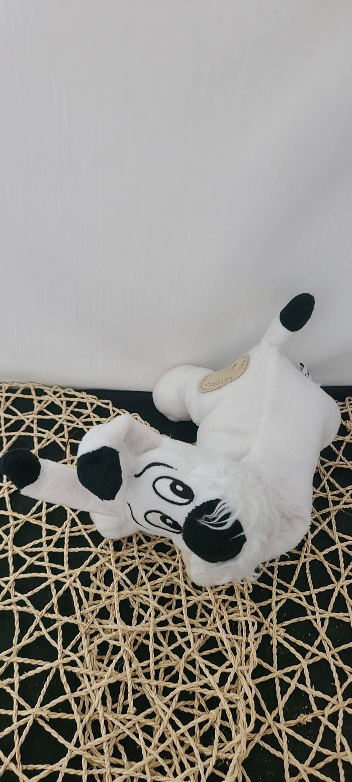 Doudou peluche chien allongé blanc noir Idéfix Parc ASTERIX - photo numéro 2