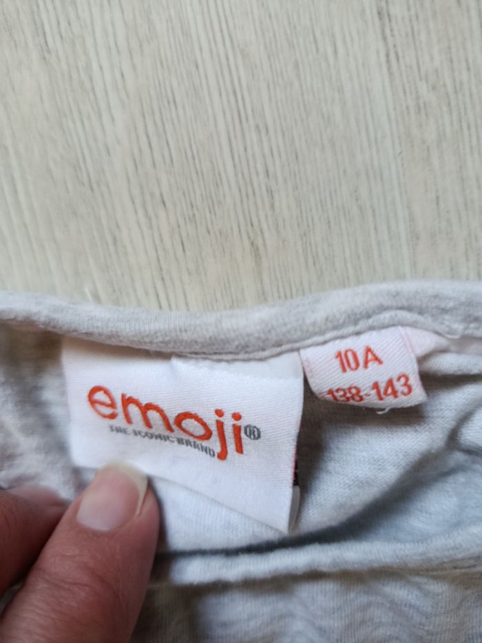 Tee-shirt manches longues marque emoji taille 10 ans - photo numéro 4
