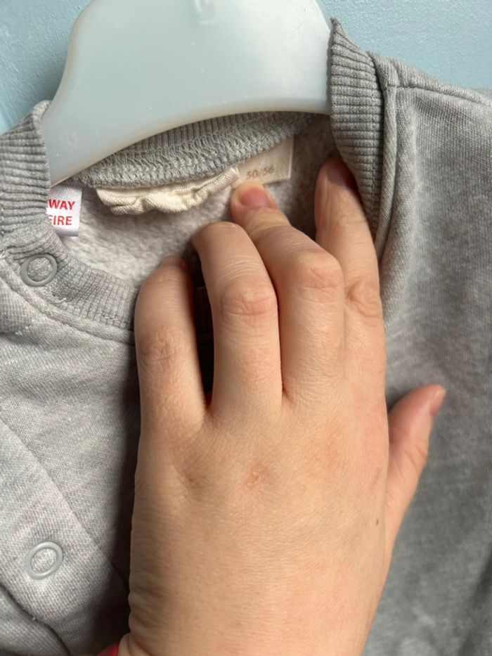 Pyjama 1 pièce/ combinaison sans pied , 1 mois - photo numéro 2