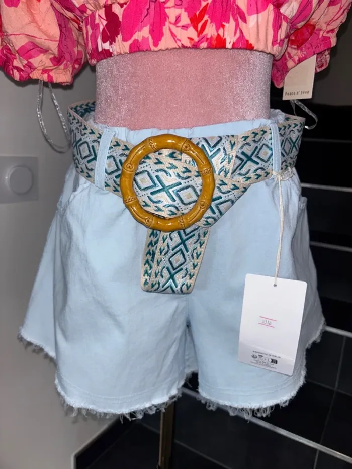 Magnifique Short grosse boucle neuf - photo numéro 3