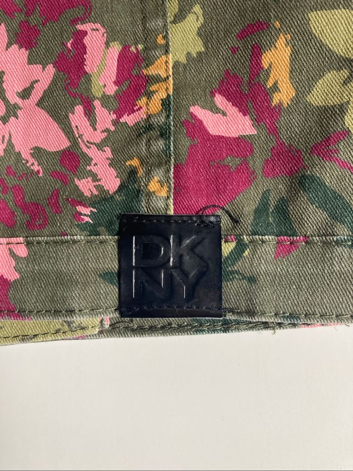 Perfecto fleuri en jean DKNY taille 3 ans - photo numéro 7