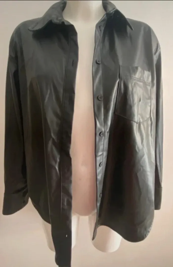 Chemise large simili cuir