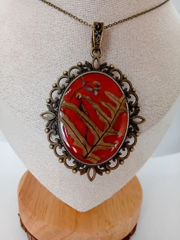 Collier pendentif fleurs feuilles séchées résine - photo numéro 2