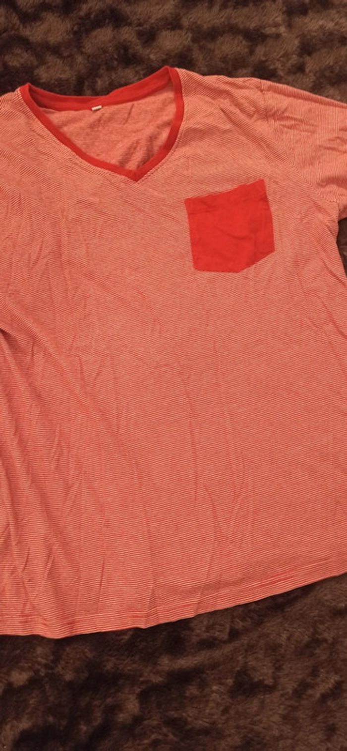 T-shirt rouge à rayure avec petite poche - photo numéro 2