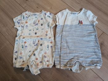 Lot de 2 barboteuses neuves 1 mois