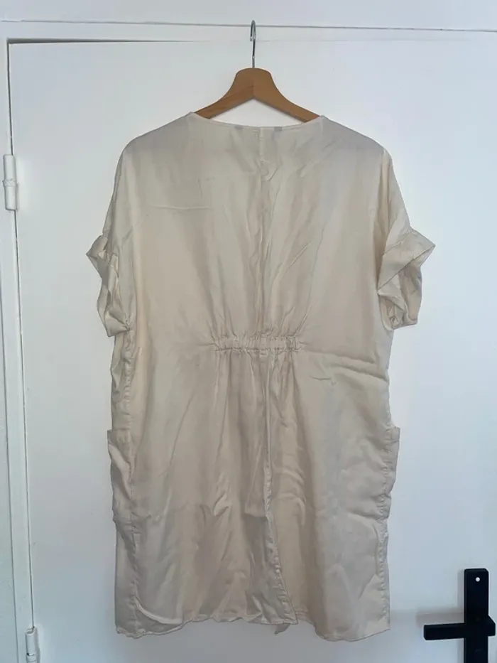 Robe beige Zara M - photo numéro 4