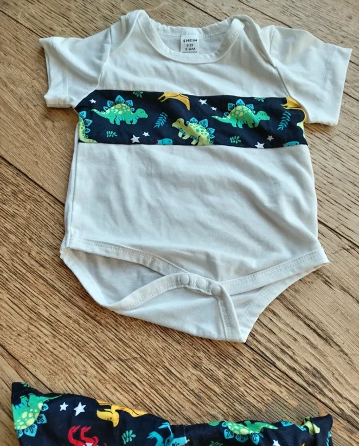 Body et short 3-6 mois - photo numéro 3