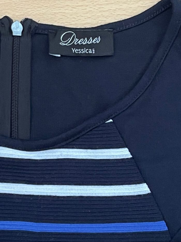 Robe pour femme - photo numéro 2