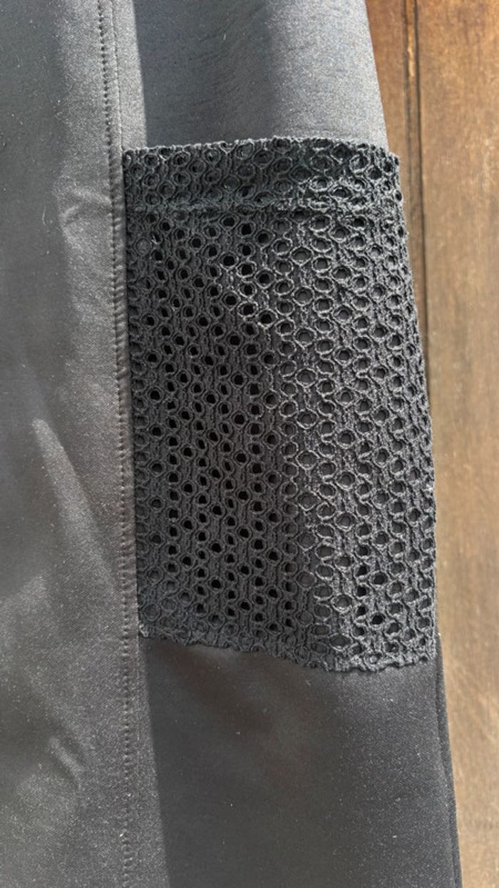 🌟 Robe noire élégante avec détails en dentelle 🌟 - photo numéro 2