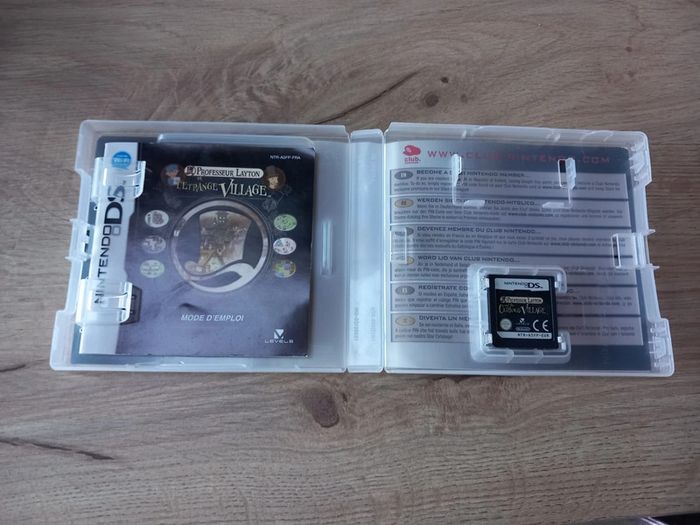 Jeu Nintendo DS Professeur Layton et l'Etrange Village - photo numéro 2