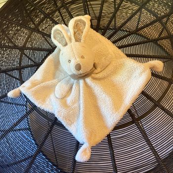 Doudou lapin plat